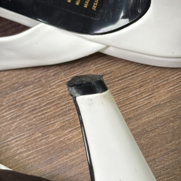 Sandals - Picture 9 of 11